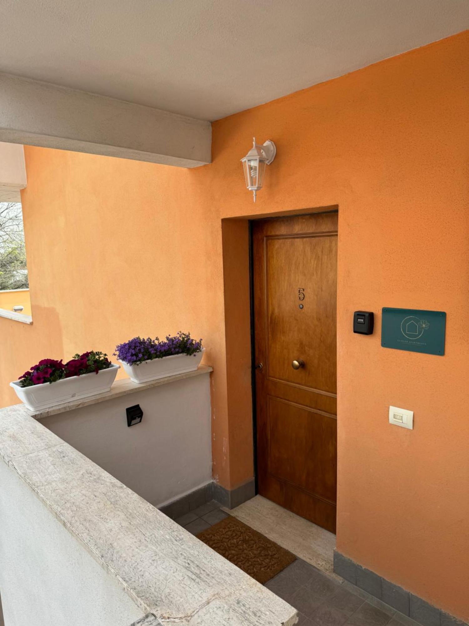 Casa Vacanza Elislor Apartments Φιουμιτσίνο Εξωτερικό φωτογραφία
