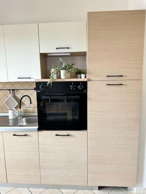 Casa Vacanza Elislor Apartments Φιουμιτσίνο Εξωτερικό φωτογραφία